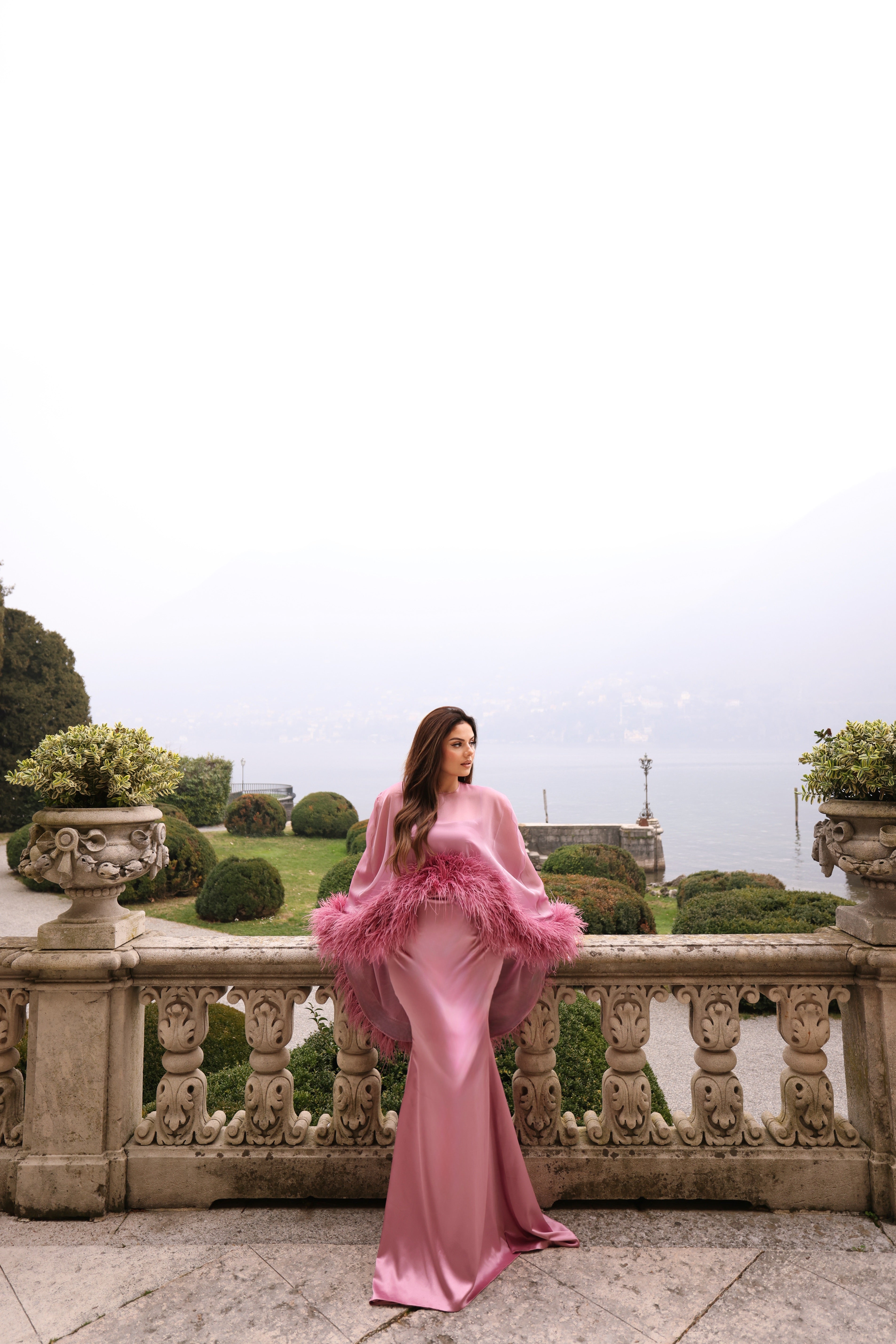 Bèlina - Rose Feather Gown