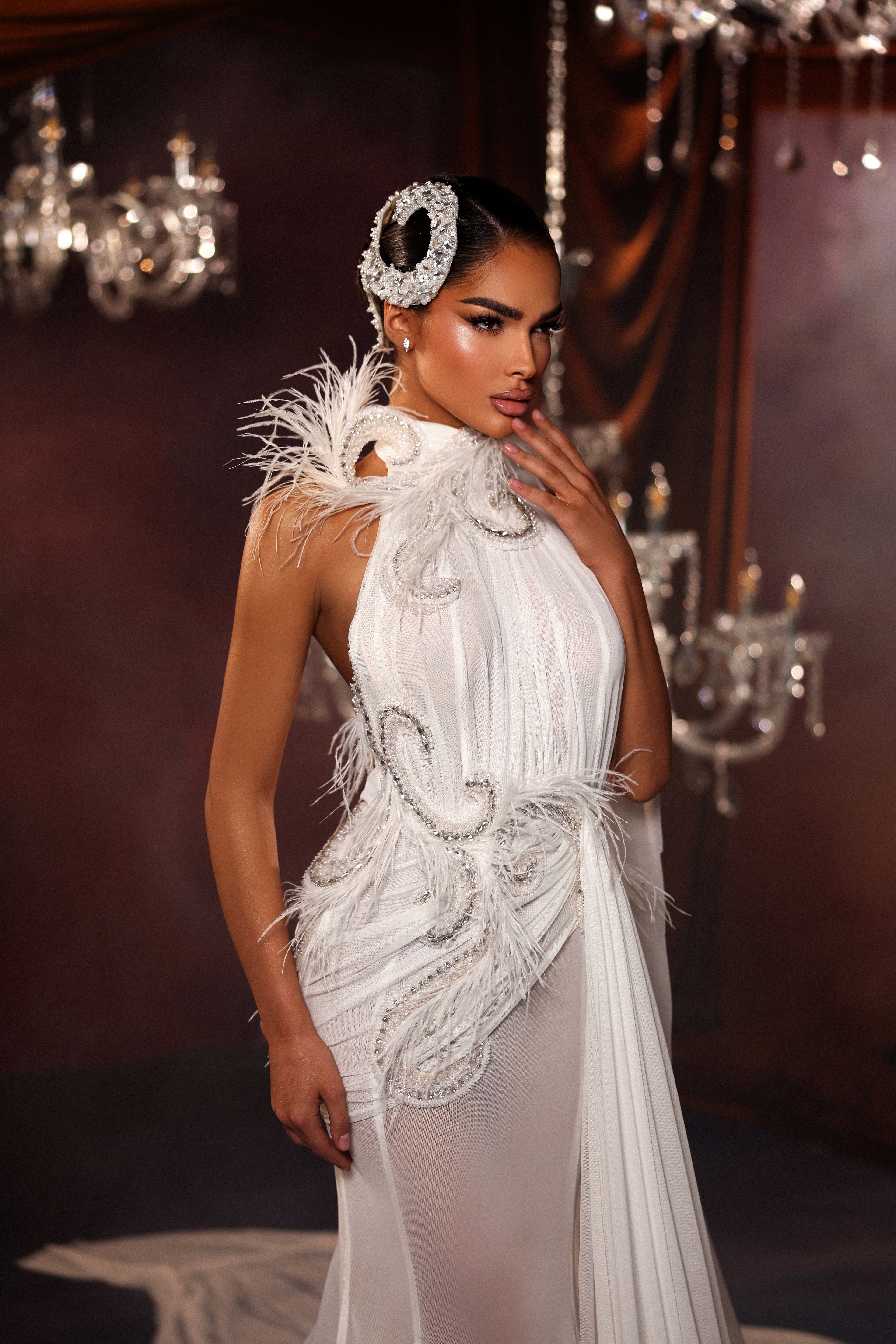 Feather High Neck Bridal Gown L Feather High Neck Bridal Gown L