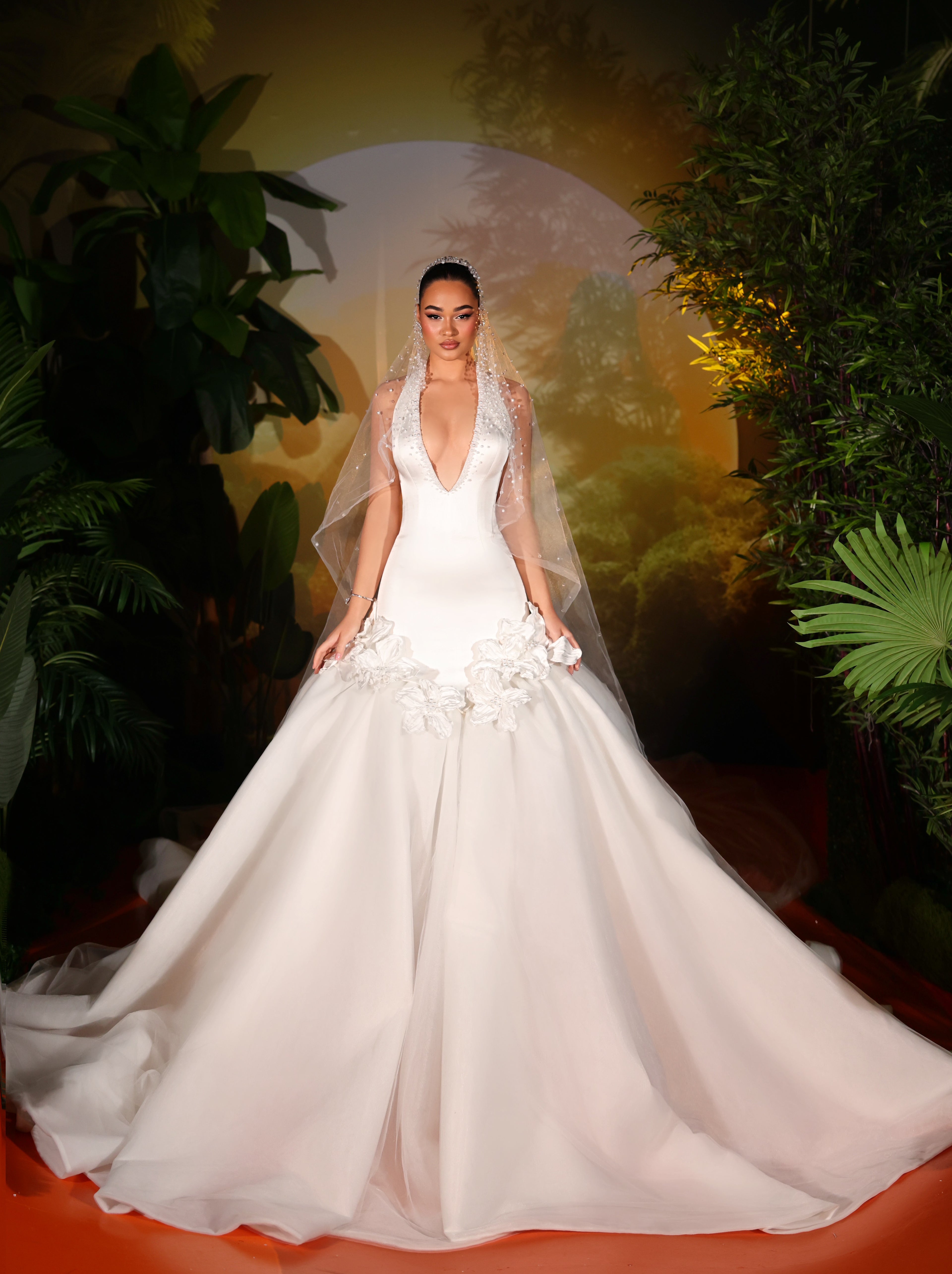 Elunèa - Plunge Bridal Gown