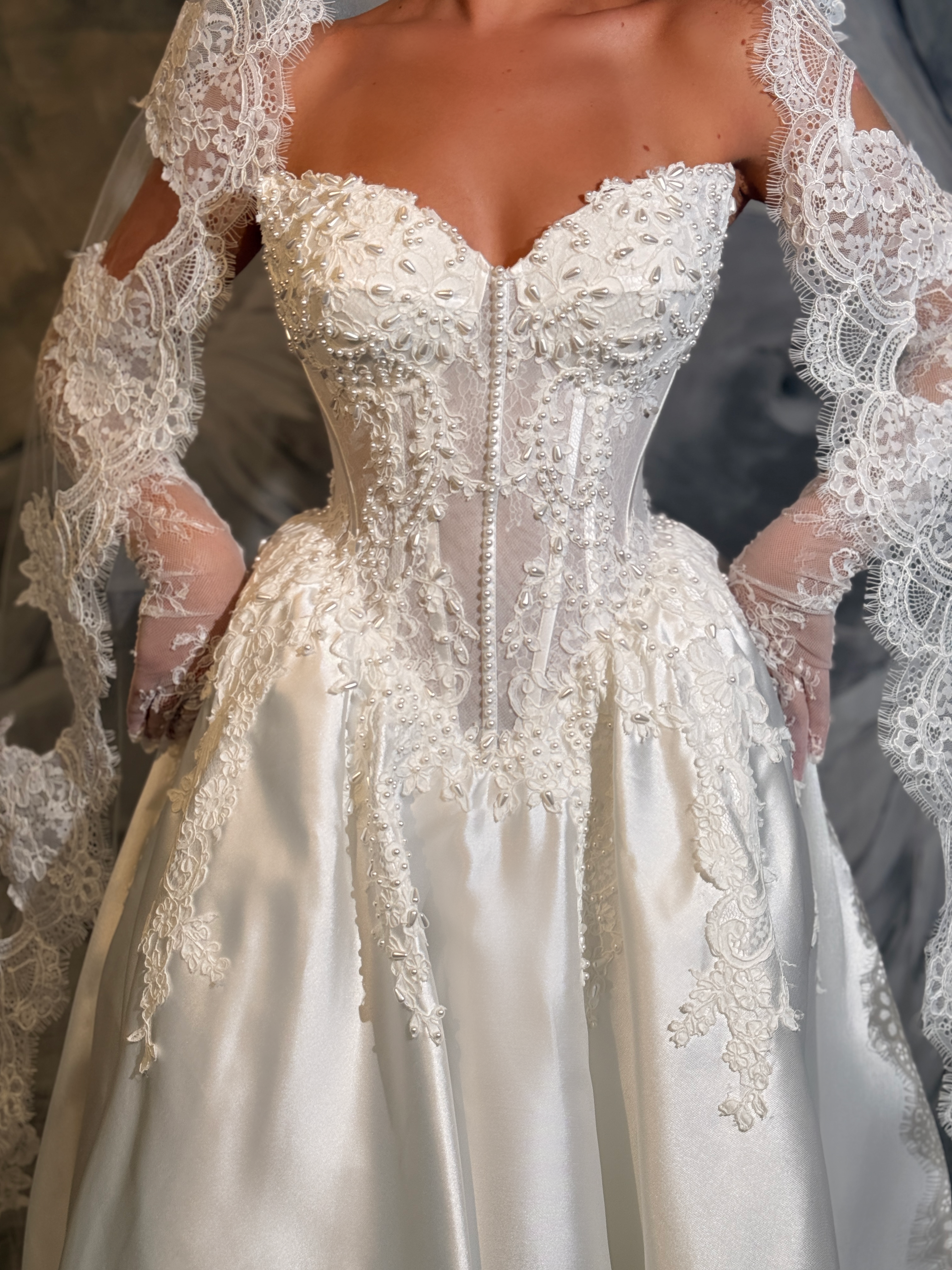 Maëline - Appliqué corset bridal gown