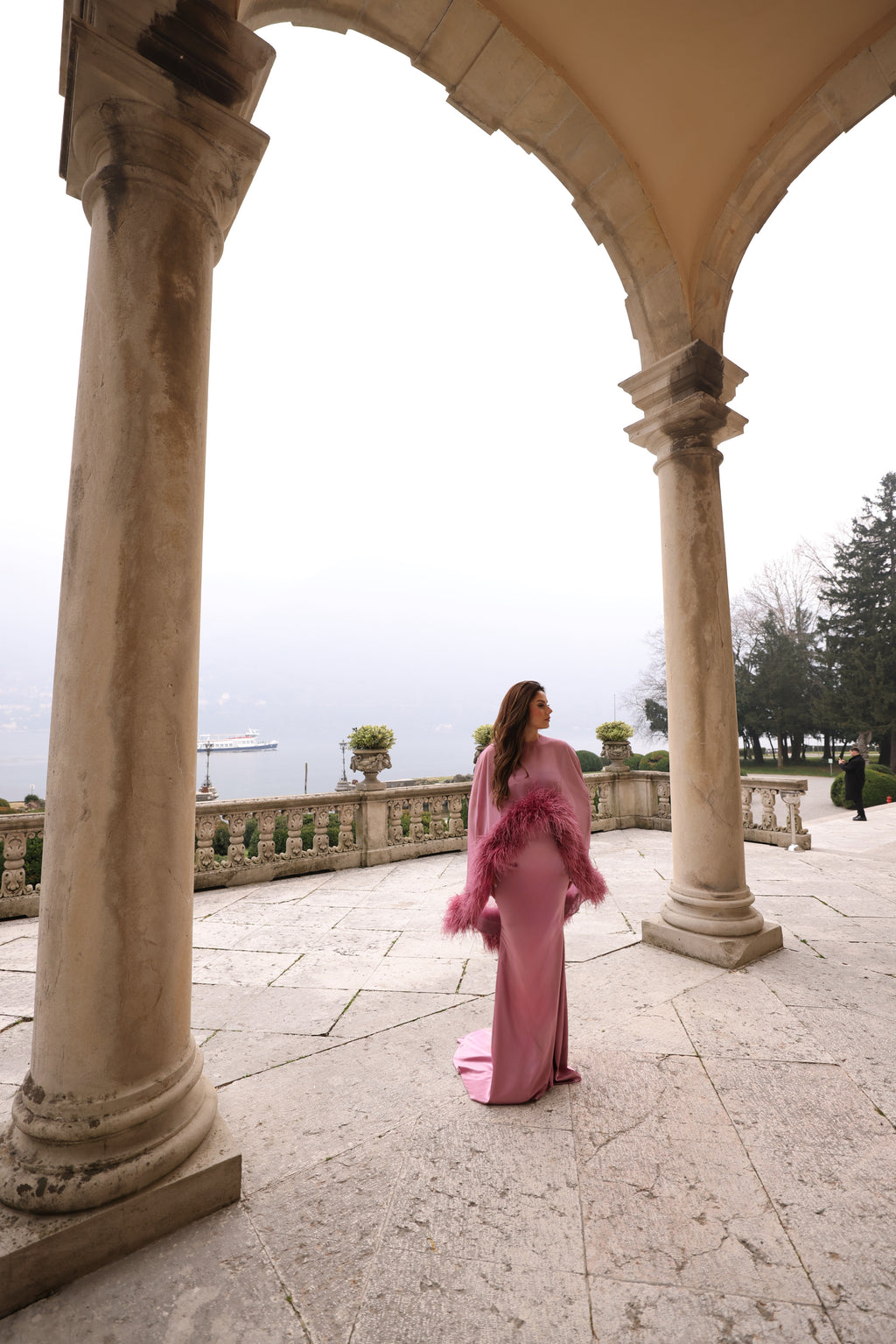 Bèlina - Rose Feather Gown