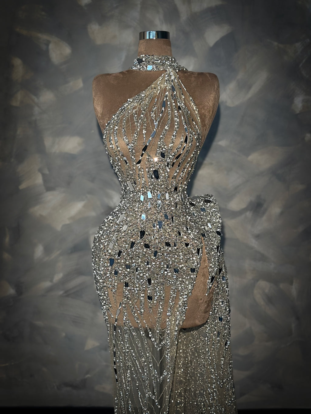 Thaloria - Sparkling High Neck Dress