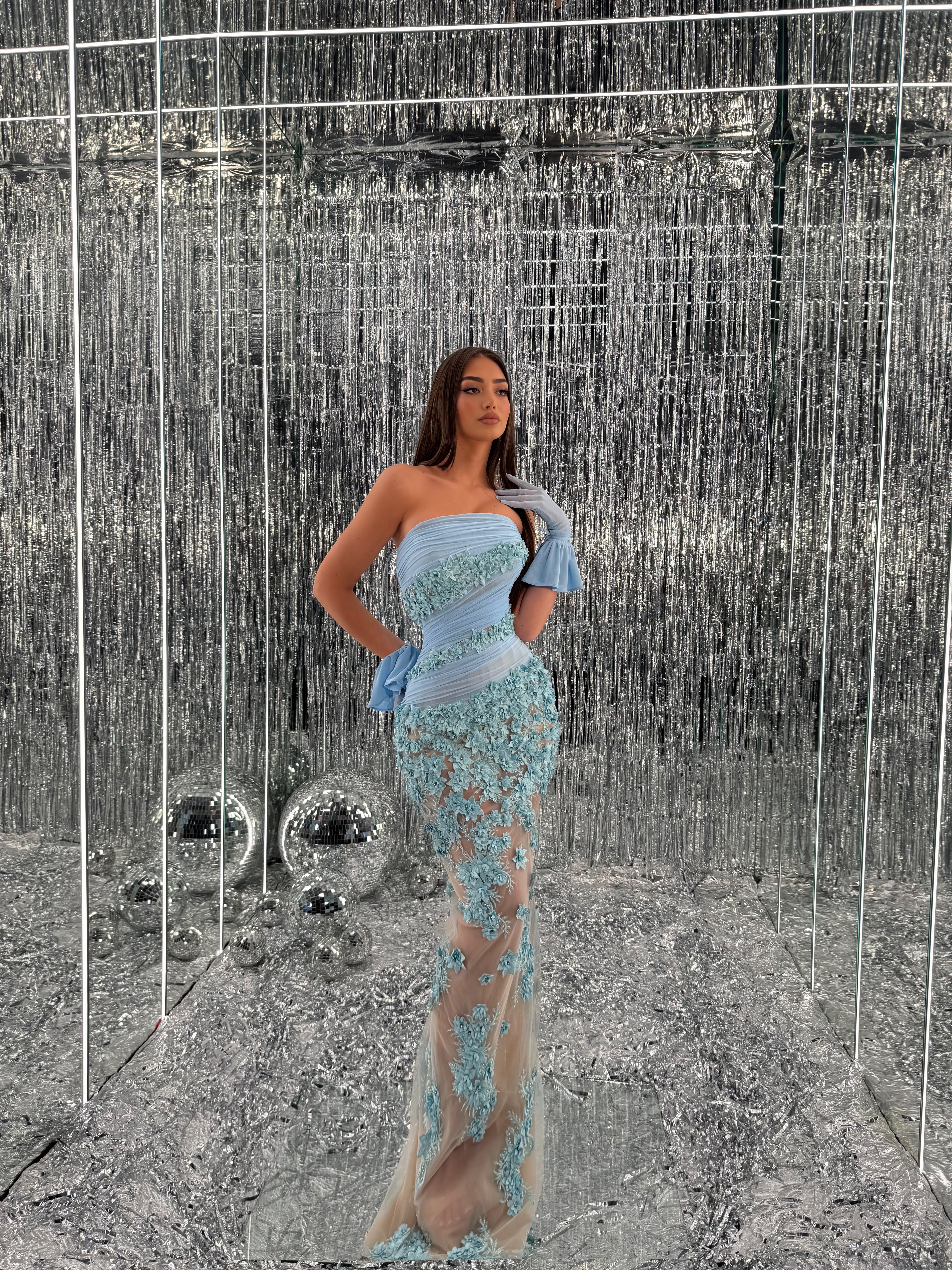 Rizèla – Blue Floral Embellished Mermaid Gown