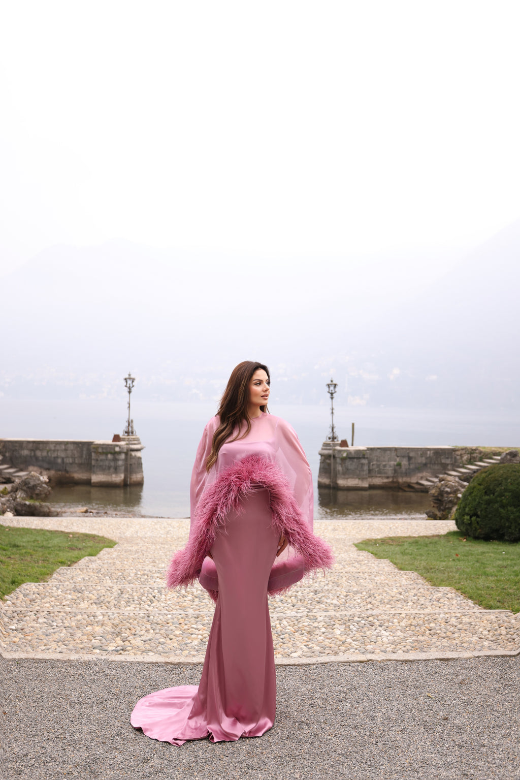 Bèlina - Rose Feather Gown