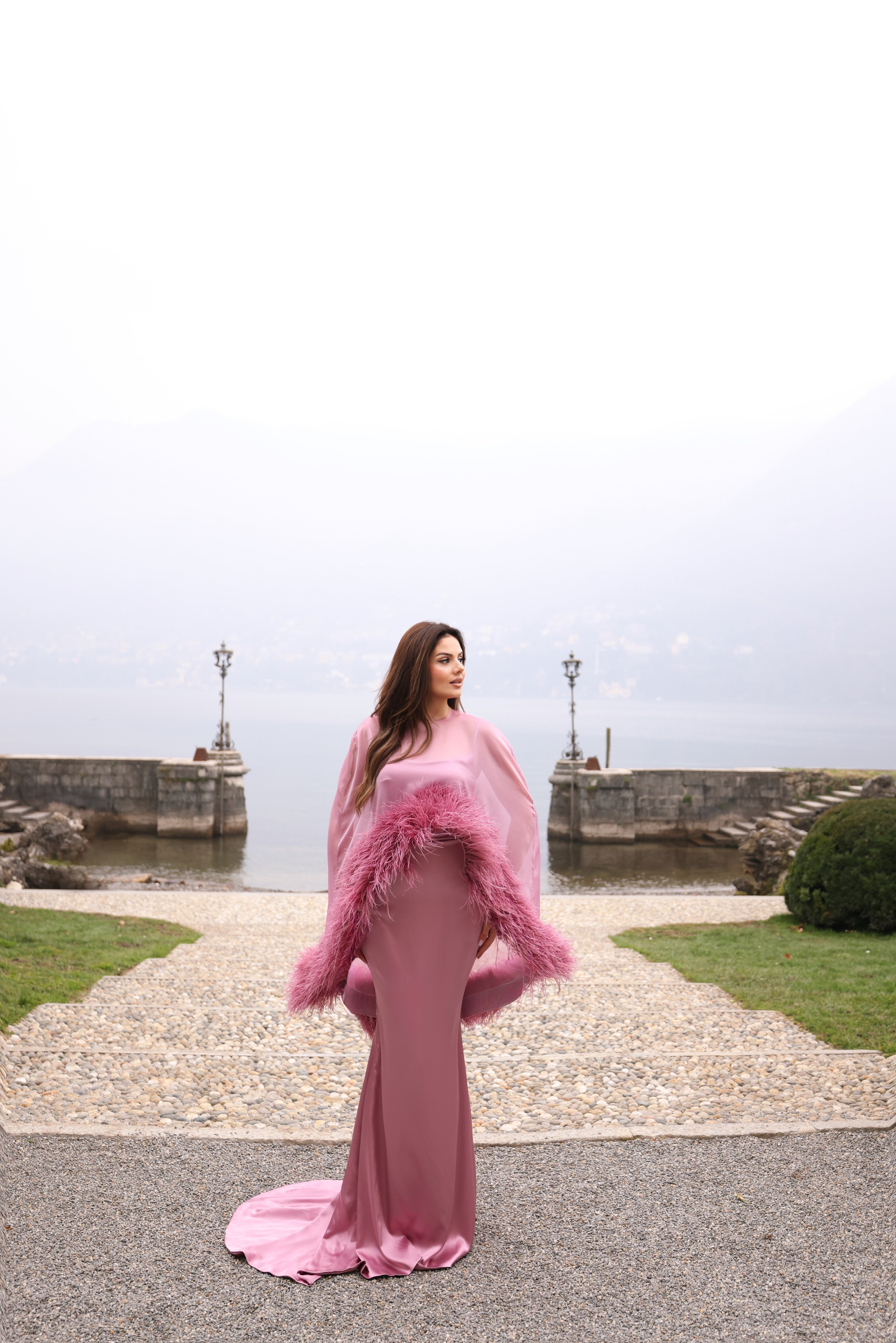 Bèlina - Rose Feather Gown