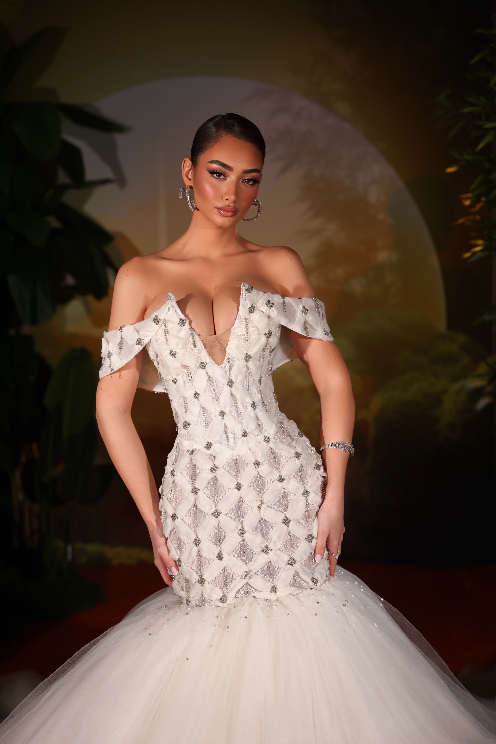 Leandra - Off Shoulder V-Cut Gown