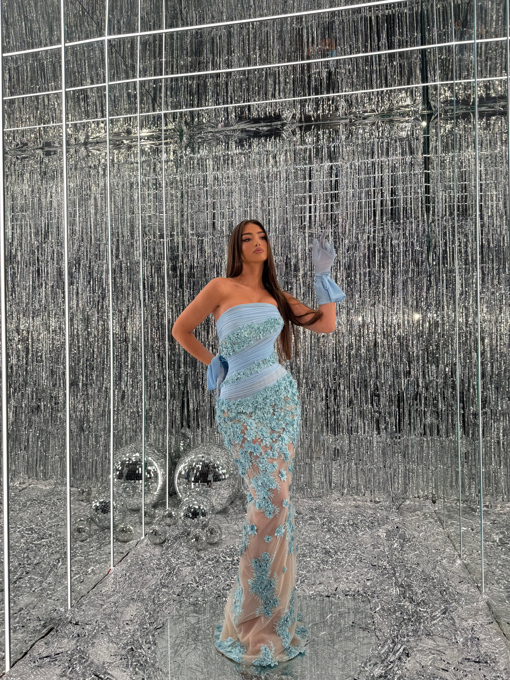 Rizèla – Blue Floral Embellished Mermaid Gown