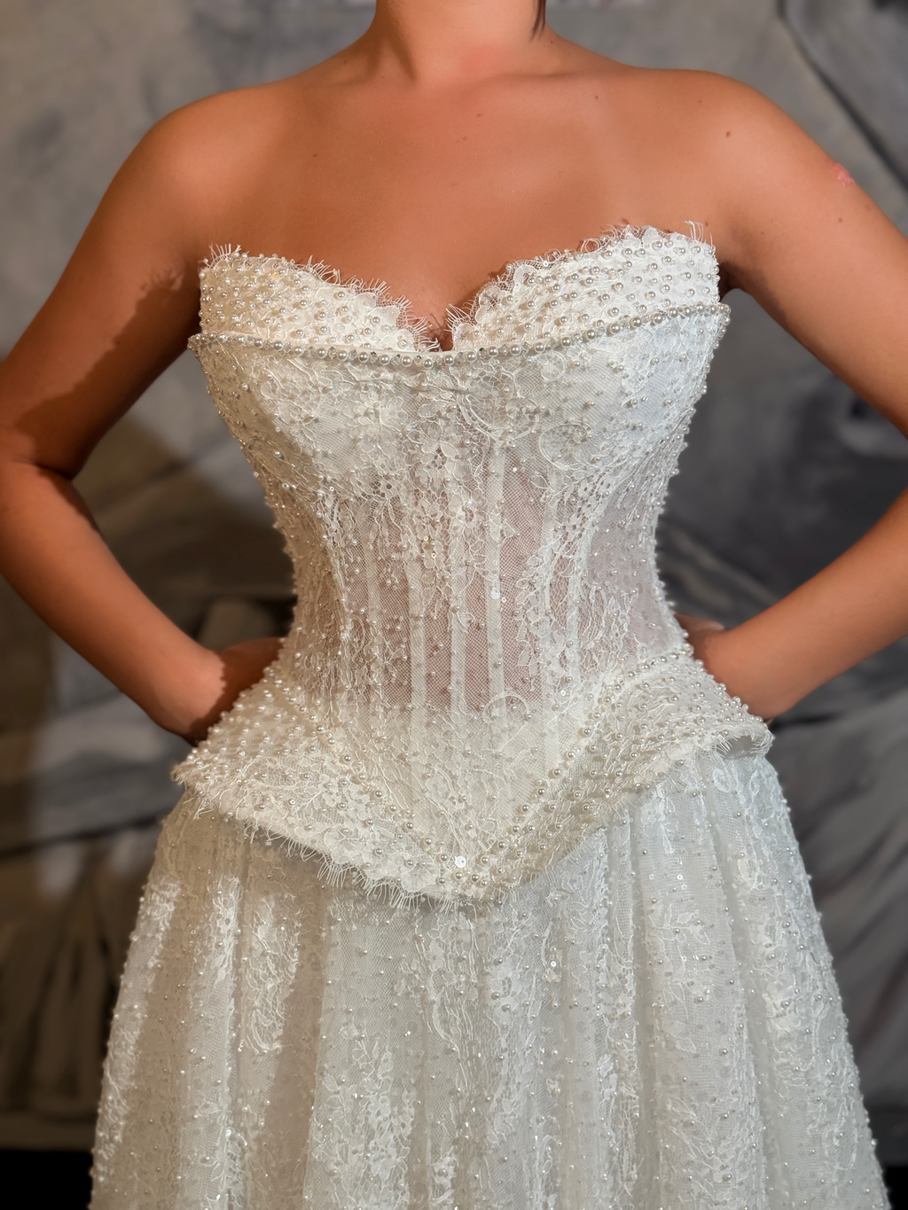 Miresa - Basque corset lace bridal gown