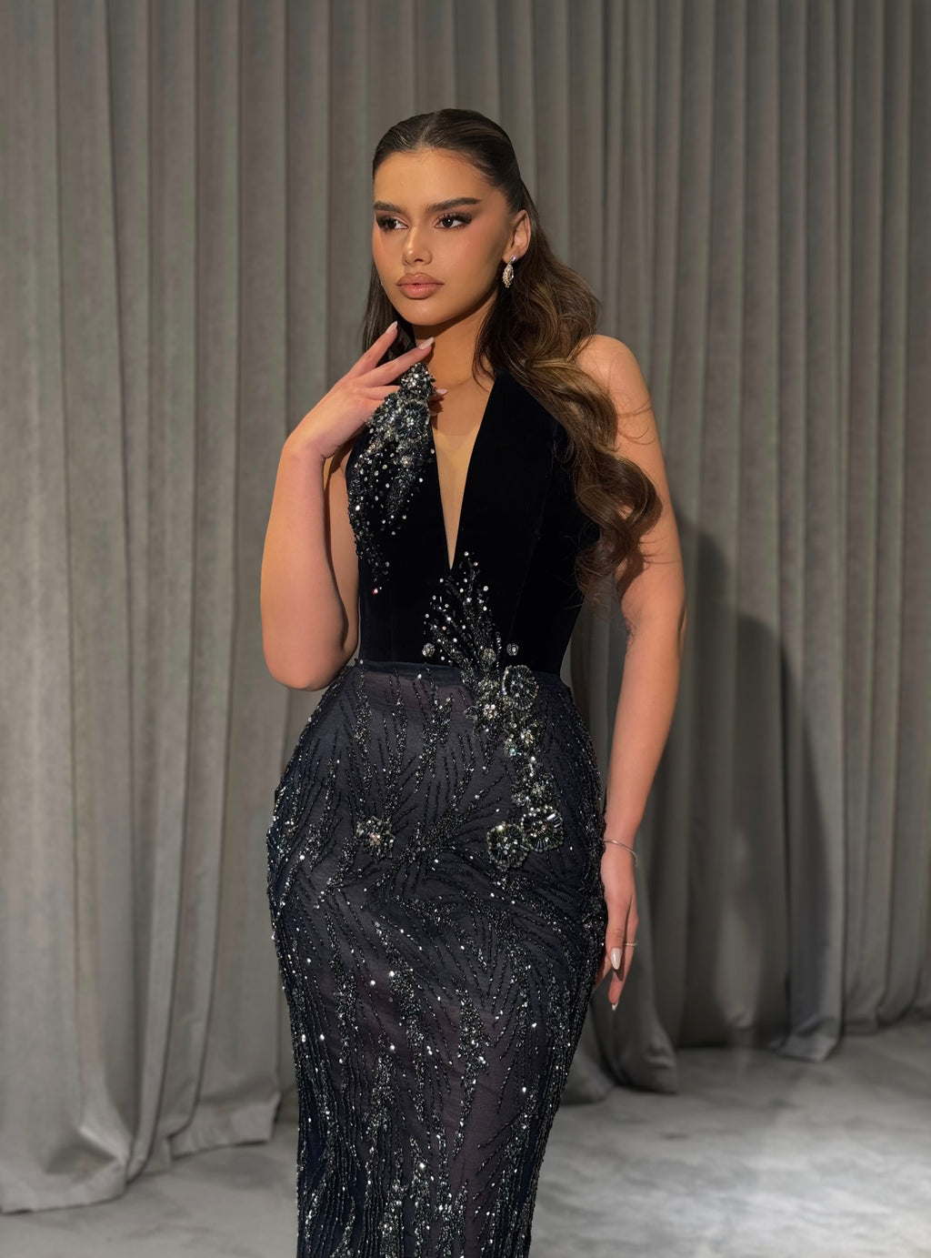 Lariona - V Cut Strapless Gown