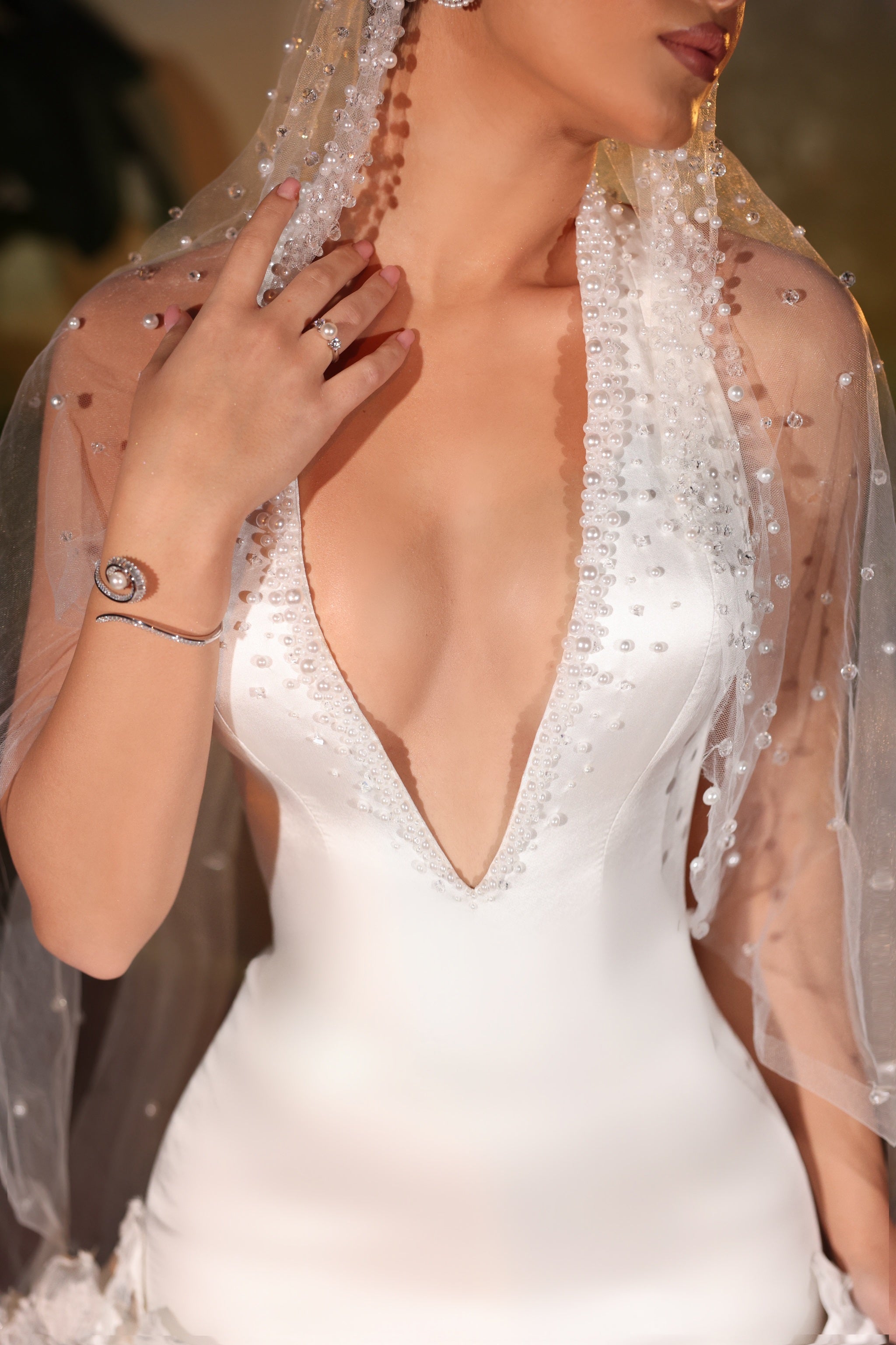 Elunèa - Plunge Bridal Gown