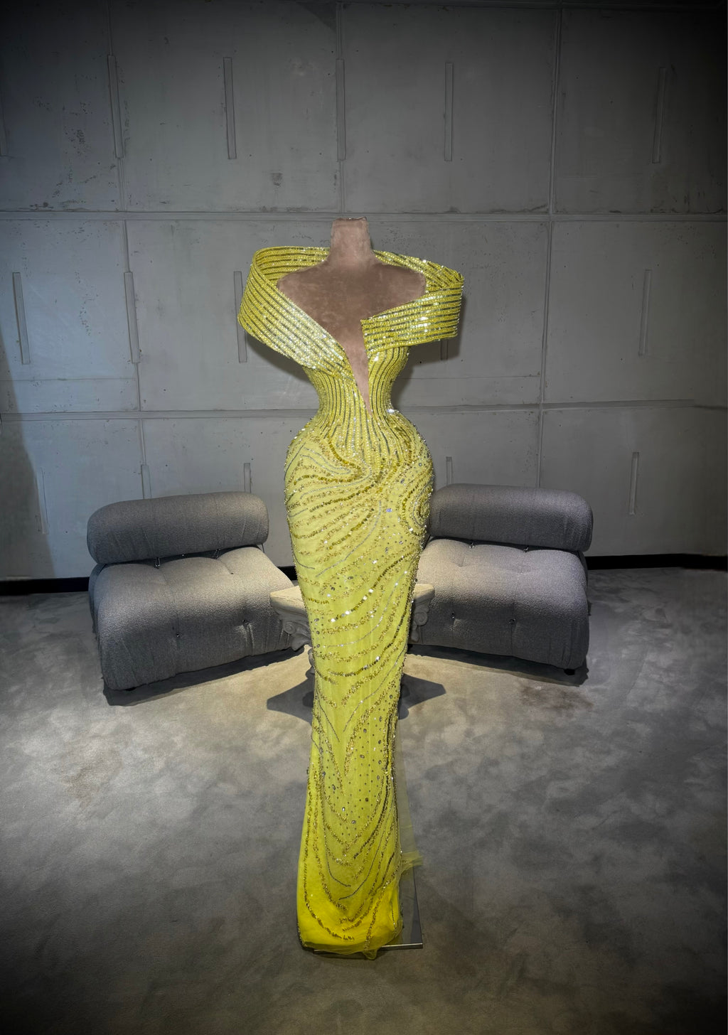 Alèira - Off-Shoulder Yellow Crystal Gown