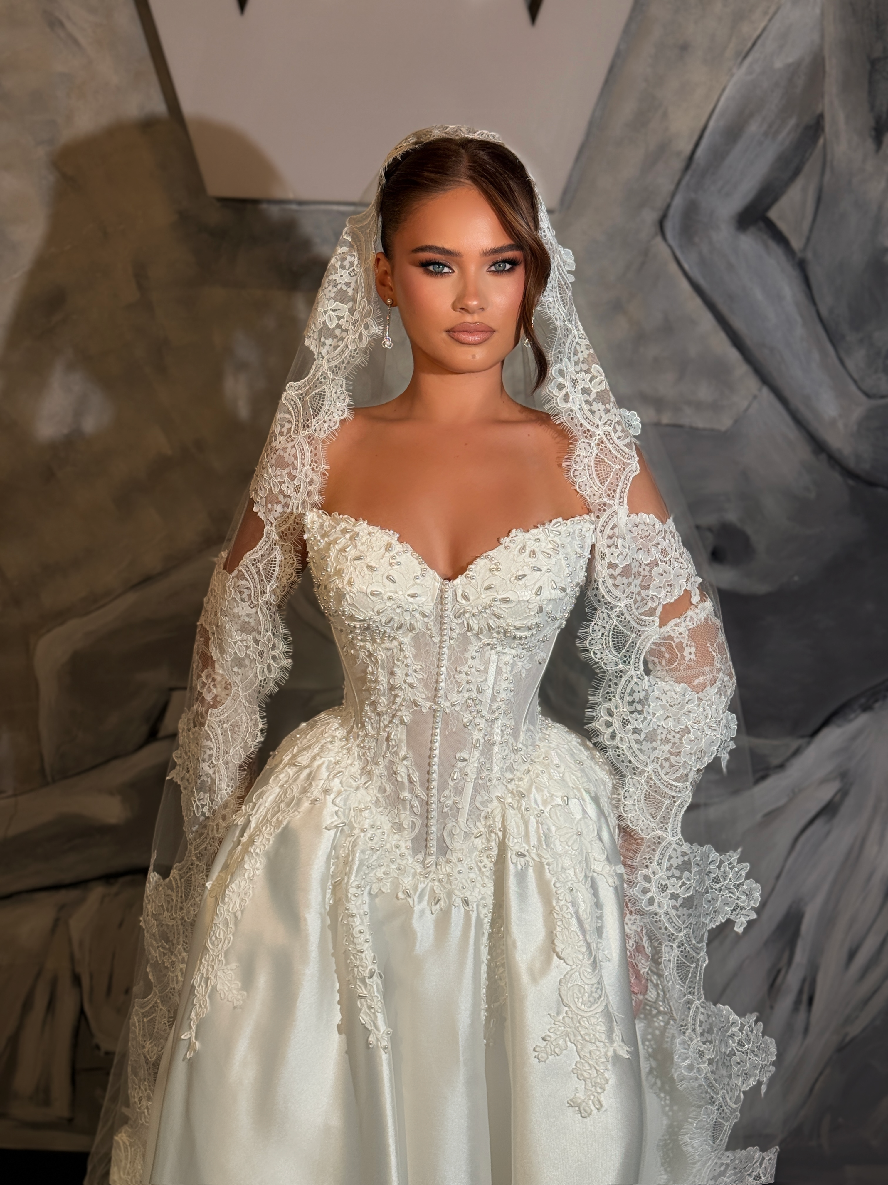 Maëline - Appliqué corset bridal gown