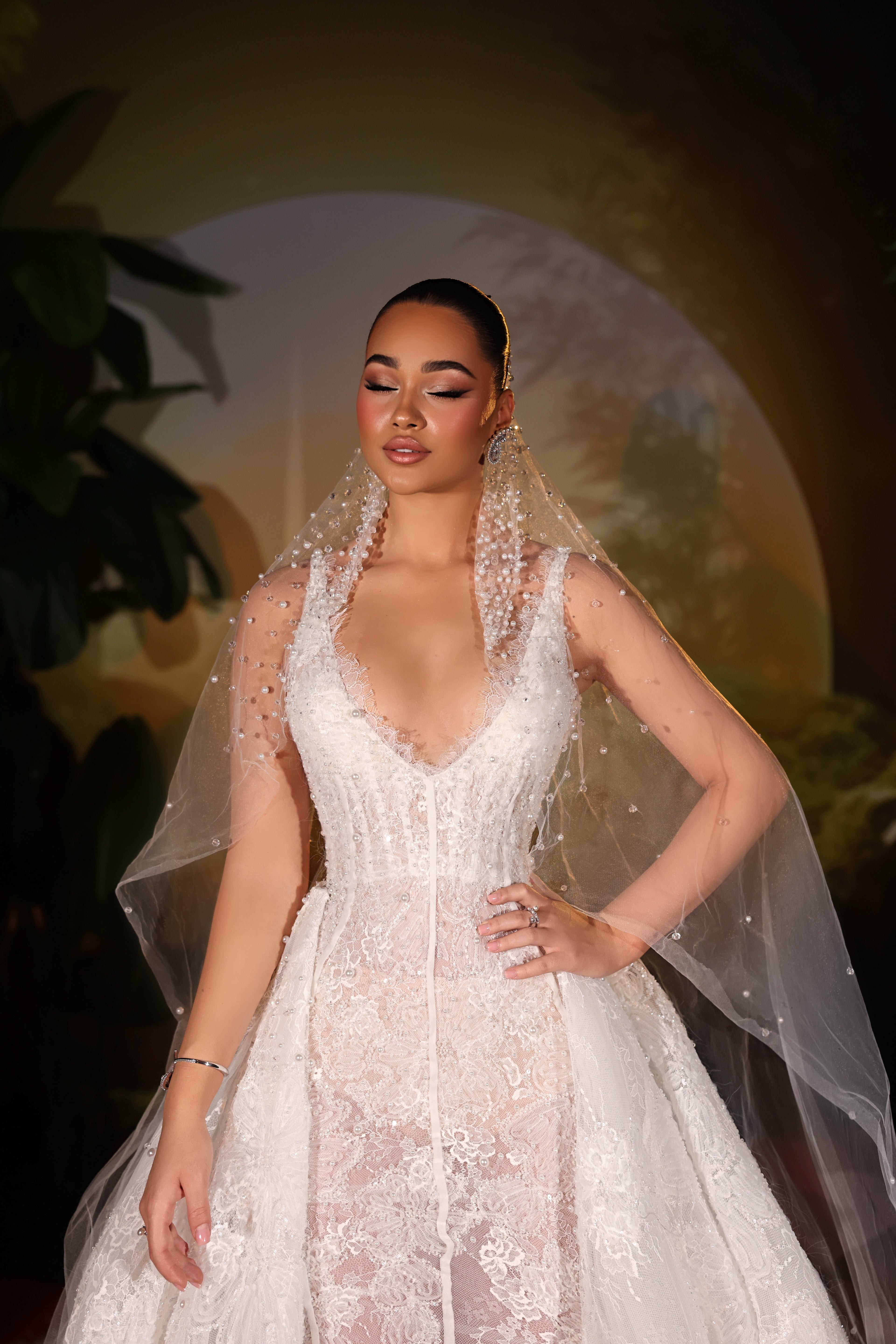 Urèlia - Lace Bridal Gown