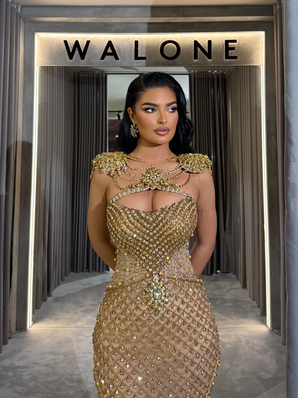 Long dress with golden crystal lattice and sculpted neckline