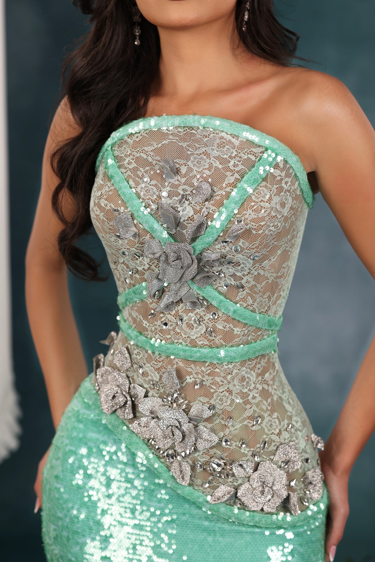 Máura - Floral Lace Sequin Gown