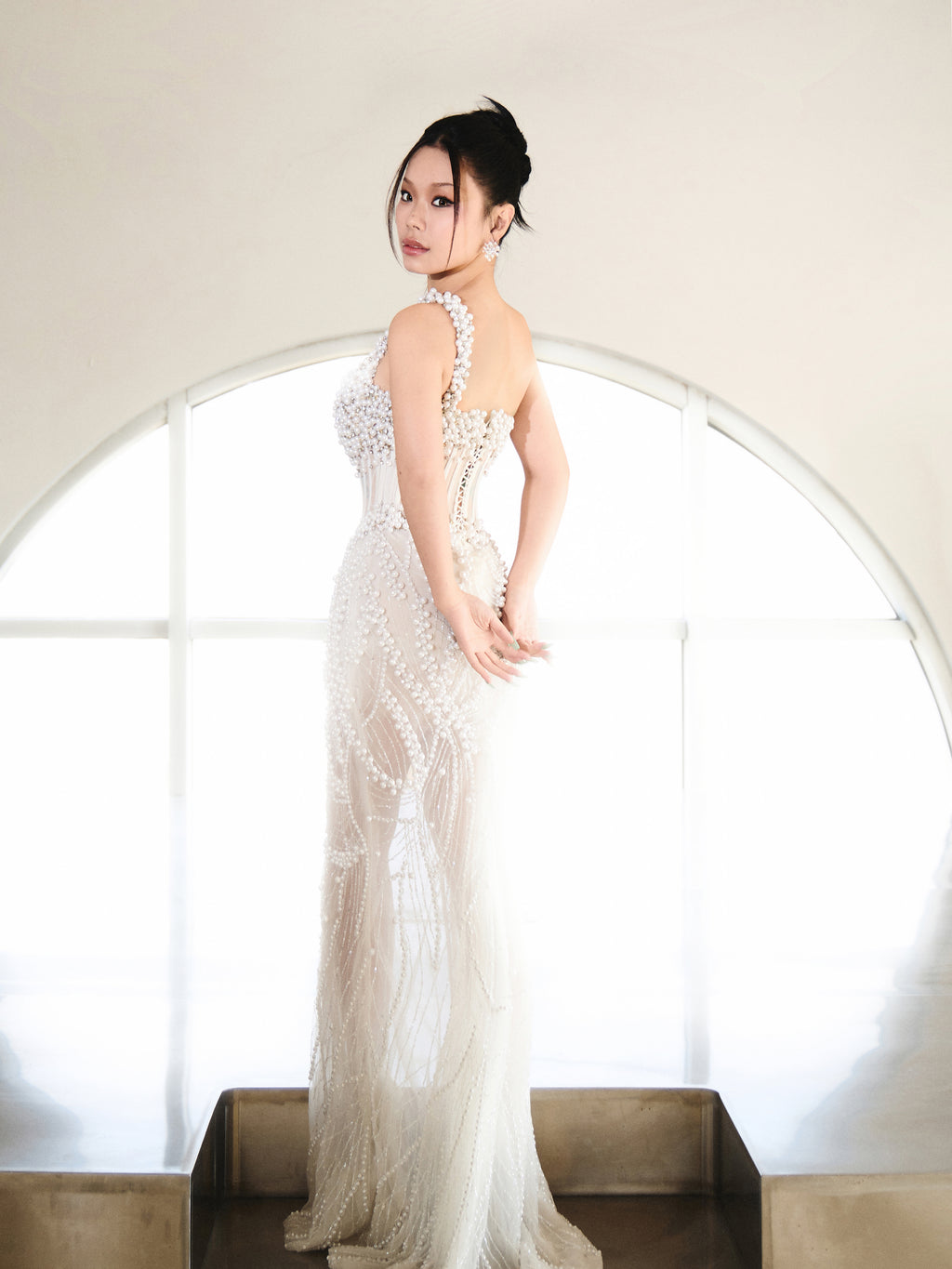 Vinida Weng-SIDE SLIT WHITE PEARL DRESS WITH ASYMMETRICAL CORSET