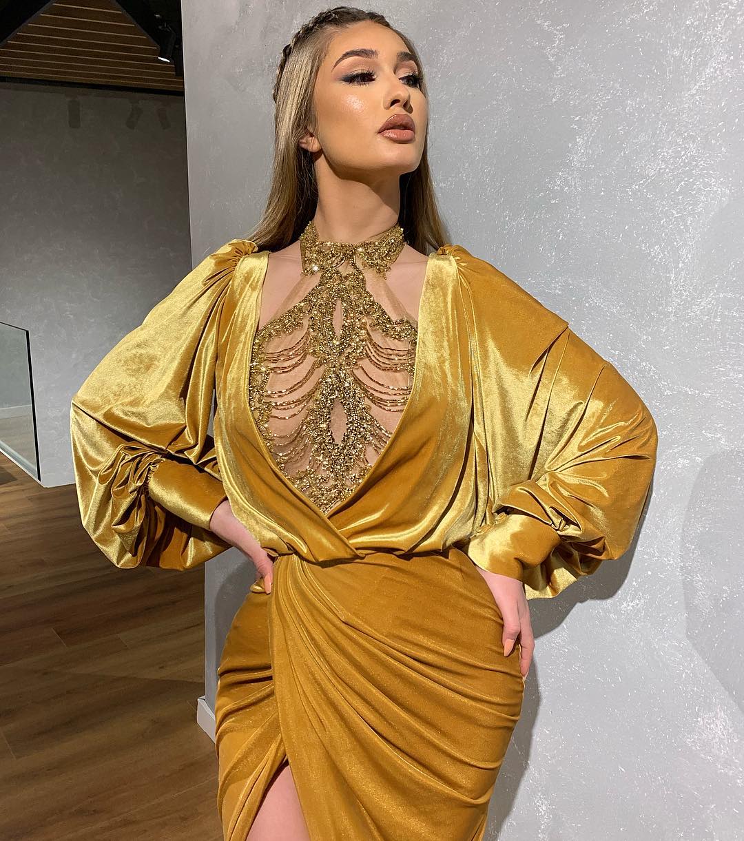 Loose Sleeves Gold Velvet Dress